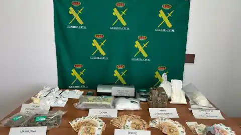 Imagen 1 de Desarticulada una red de venta de drogas en Lugo: hay 4 detenidos y más de un kilo de cocaína intervenida