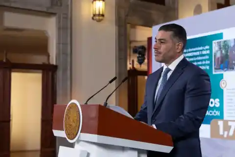 Imagen 1 de Harfuch confirma que dos personas iban a bordo del coche bomba de Coahuayana