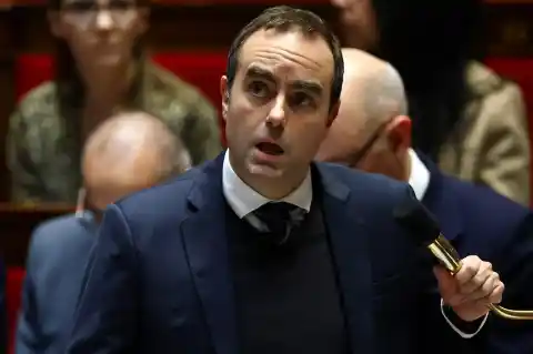 Imagen 1 de Lecornu supera la primera votación del presupuesto de Francia y mantiene con vida a su Ejecutivo