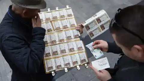 Imagen 1 de Ni un coche ni un viaje: lo primero en lo que se gastarían el dinero los ganadores de la Lotería de Navidad y del Niño