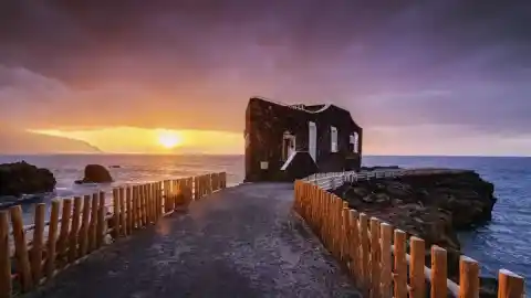 Imagen 1 de Así es el hotel más pequeño del mundo (spoiler: está en España)