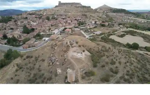 Imagen 1 de Localizada la “prominente” judería de Atienza bajo un cerro a las afueras de la villa