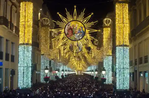 Imagen 1 de Millones de visitantes, vecinos hartos y Vigo contra Badalona: ¿cómo llegaron a esto las luces de Navidad?