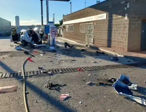 Imagen 1 de La confusión de combustible causó la explosión de un coche en una gasolinera de Tarragona