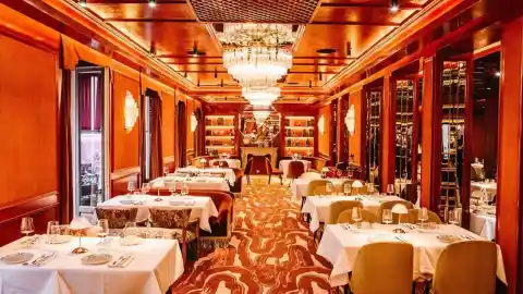 Imagen 1 de Cocido ilimitado, tortilla y croquetas: el buffet libre que arrasa por menos de 35 €