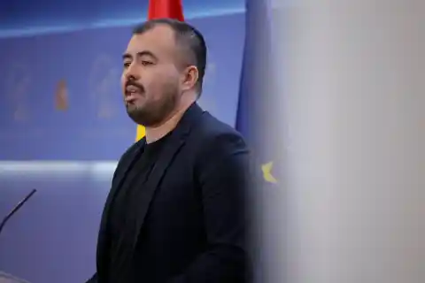 Imagen 1 de Sumar pide la comparecencia de Vox y Revuelta en la comisión de la dana tras las denuncias de desvío de donaciones