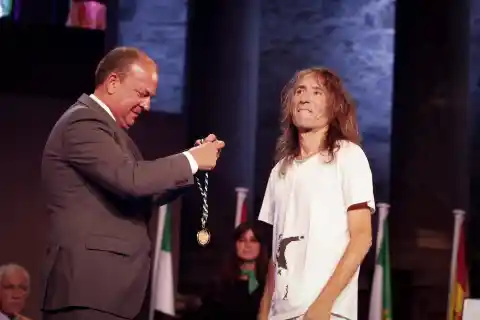 Imagen 1 de La campaña extremeña dice adiós a Robe, que se metió en política a su manera