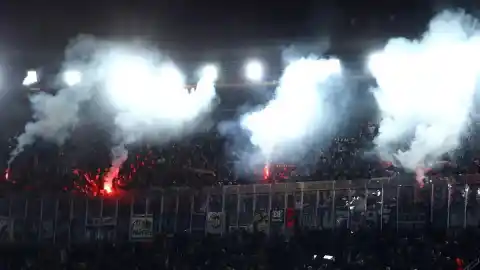 Imagen 1 de Los Mossos detienen a cinco ultras del Eintracht e investigan a otros doce por los sucesos del Camp Nou