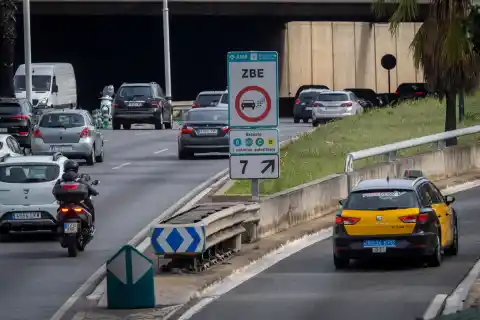 Imagen 1 de Barcelona, Madrid y Granada protestan contra las Zonas de Bajas Emisiones: “No podemos convertirlas en fronteras en nuestras ciudades”