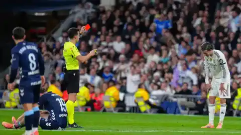 Imagen 1 de Aluvión de sanciones para el Real Madrid por sus expulsiones ante el Celta: en cuadro ante el Alavés
