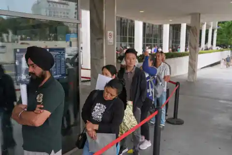 Imagen 1 de Las nuevas restricciones de Trump no dejan a ningún migrante a salvo: “Ser un residente legal en EE UU es ser un ciudadano de segunda”