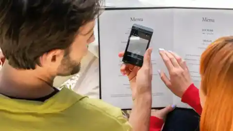 Imagen 1 de Viajar en Navidad es fácil con el Traductor Q1: 5 situaciones en las que no podrás vivir sin él