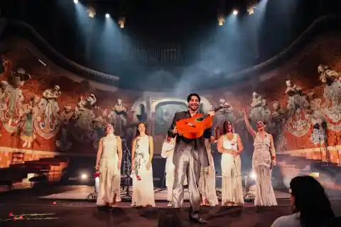 Imagen 1 de Yerai Cortés: luz y alegría para un flamenco total