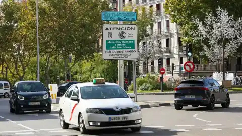 Imagen 1 de Los vehículos sin etiqueta empadronados en Madrid podrán circular al menos un año más tras otra moratoria