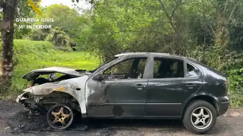 Imagen 1 de Un vecino de As Neves conduce sin carné un coche robado, provoca un accidente y se da a la fuga