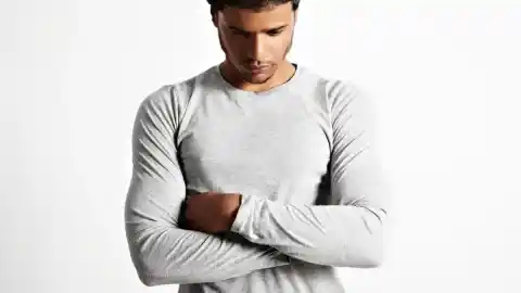 Imagen 1 de Adiós al frío sin envolverte en varias capas: así es la camiseta térmica que no se nota con un 54% de rebaja