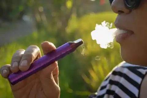 Imagen 1 de México castigará hasta con ocho años de prisión la venta de vapeadores