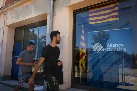 Imagen 1 de Aliança Catalana sufre su primera crisis interna: militantes de Berga desafían a Sílvia Orriols