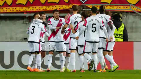 Imagen 1 de El Rayo logra una vital victoria en Polonia ante el Jagiellonia