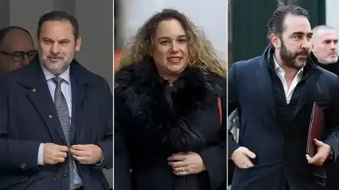 Imagen 1 de Los insultos de la trama a Ábalos tras comprarle un chalé para su disfrute: “Hijoputa el putero. Ha sido pillar la casa y le ha dado al botoncito”