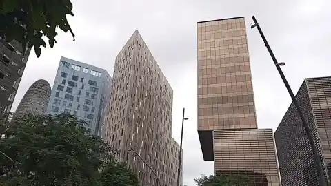 Imagen 1 de “Abuelo, ¡el edificio se ha roto!”