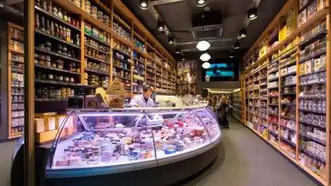 Imagen 1 de Escaparates gastronómicos y festivos en los colmados de toda Catalunya