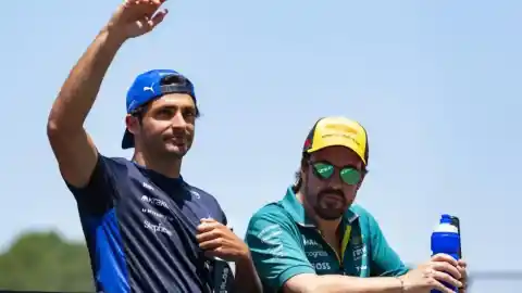 Imagen 1 de Los "expertos" de la F1 colocan a Alonso como uno de los mejores pilotos del año y se olvidan de Sainz