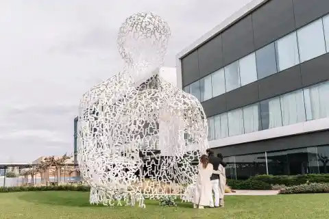 Imagen 1 de Los hijos de Isak Andic rinden homenaje con una carta a su padre en el aniversario de su muerte en Montserrat