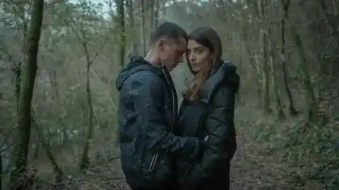 Imagen 1 de La adictiva miniserie del creador de 'Élite': el thriller rural con Inma Cuesta y Bárbara Lennie que permanece oculto en Netflix