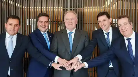 Imagen 1 de Talgo aprueba la entrada de Jainaga y la Sepi con el relevo del presidente y la sede sobre la mesa