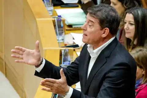 Imagen 1 de Besteiro admite ahora que conocía las acusaciones de acoso sexual contra Tomé desde octubre