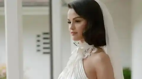 Imagen 1 de La elegante manicura que llevó Selena Gomez en su boda y promete arrasar este invierno