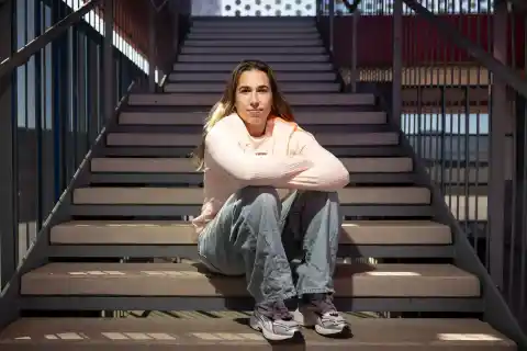 Imagen 1 de Cata Coll: “Es mucho peor estar 90 minutos sin tocar el balón que tener que parar un penalti”