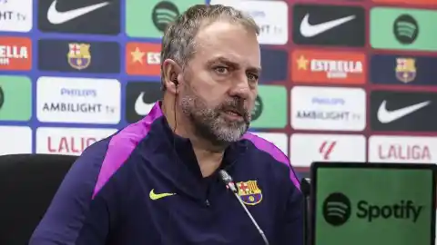 Imagen 1 de Hansi Flick evita hablar sobre Xabi Alonso y saca pecho tras la victoria ante Osasuna: "Es bueno meter presión a los demás"