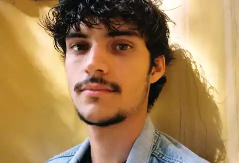 Imagen 1 de Biel Rossell, actor: “Fui niño en una crisis económica y adolescente en una pandemia. Crecí con la certeza de que no hay futuro”