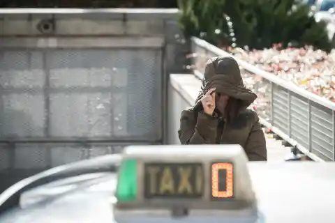 Imagen 1 de El juez cree que la red de Leire Díez y el exdirector de la SEPI contó con “diversos cargos públicos” para el cobro de comisiones entre 2021 y 2023