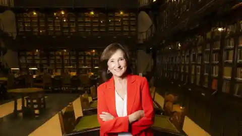 Imagen 1 de Ana Santos: "Siempre me pregunté por qué había tan pocos libros escritos por mujeres en España"