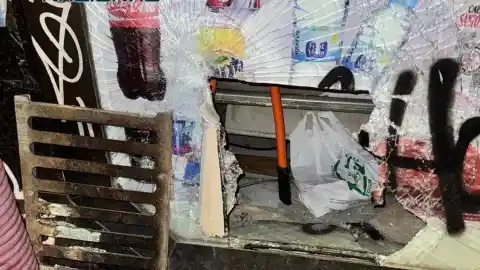 Imagen 1 de Detenido mientras robaba en una tienda de Carabanchel con el método del 'alcantarillazo'