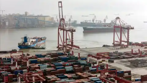 Imagen 1 de El secretario de Economía mexicano defiende que el muro arancelario a China y otros países protegerá 350.000 empleos en el país