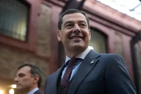 Imagen 1 de Juan Manuel Moreno y su visión de la erótica del poder: “Cuando lideras una comunidad eres más interesante y hace que las mujeres se acerquen con interés”