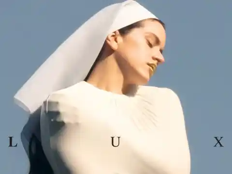 Imagen 1 de ‘Lux’, de Rosalía, religión y lenguas. Ëëp