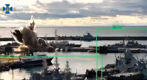 Imagen 1 de Ucrania asegura que ha golpeado por primera vez un submarino ruso con drones subacuáticos