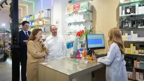 Imagen 1 de Los madrileños pueden recoger ya el kit para la detección precoz de cáncer de colon en su farmacia