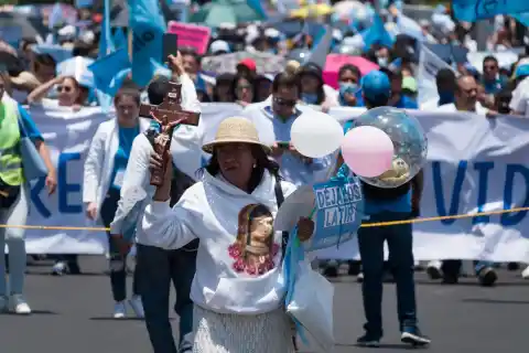 Imagen 1 de El derecho a abortar hasta las 12 semanas enfrenta a la Iglesia con la Suprema Corte de México