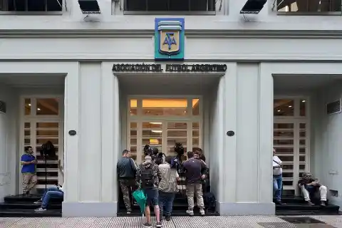 Imagen 1 de El Gobierno de Milei arremete contra los principales dirigentes de la Asociación del Fútbol Argentino