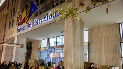 Imagen 1 de Los ejes comerciales de Barcelona critican la inacción municipal ante los sintecho