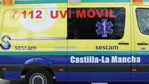 Imagen 1 de Muere un hombre tras colisionar el vehículo que conducía con una farola en Guadalajara