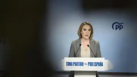 Imagen 1 de El PP pide a Junts su apoyo a una moción de censura contra Sánchez : "Estamos dispuestos si quieren dar un paso al frente"