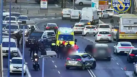 Imagen 1 de Muere un motorista de 53 años tras chocar frontalmente contra un coche en Sevilla