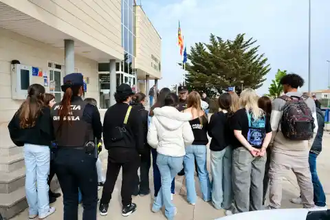 Imagen 1 de Ocho años de internamiento y cinco de libertad vigilada para los dos adolescentes que asesinaron a la exnovia de uno de ellos en Orihuela